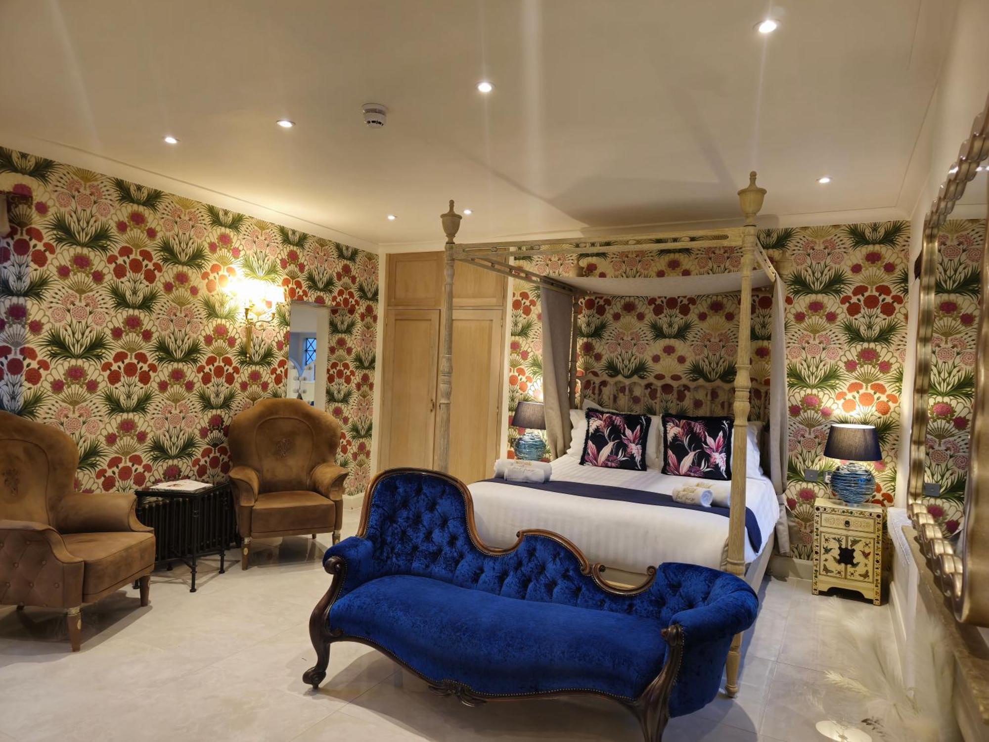 Weston Manor Hotel Екстериор снимка